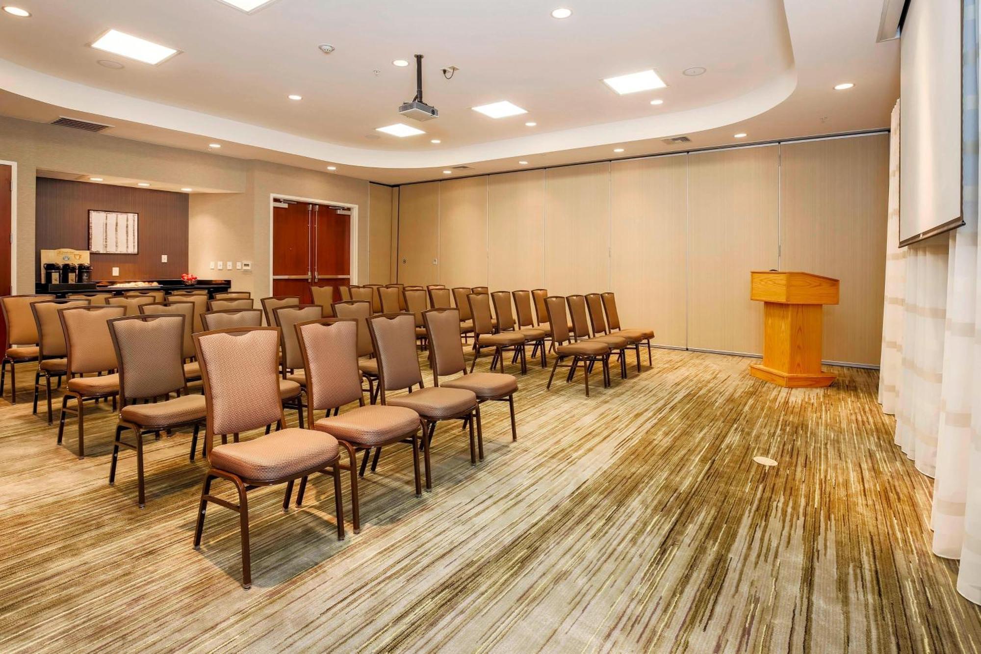 Courtyard By Marriott Dallas Arlington South Exterior photo